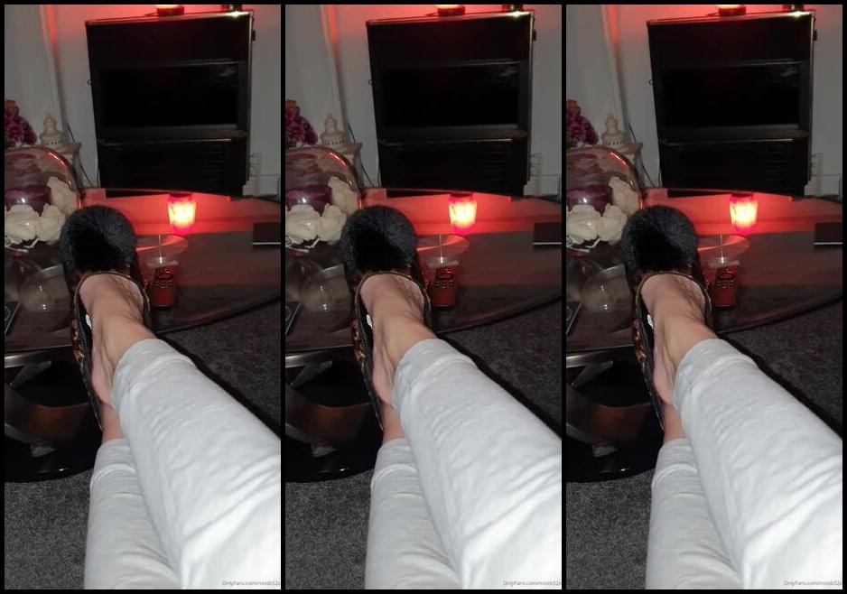 Miss B Nicknamed Missb52S Onlyfans 05 03 2022 Do You Love My Cute New Slippers
