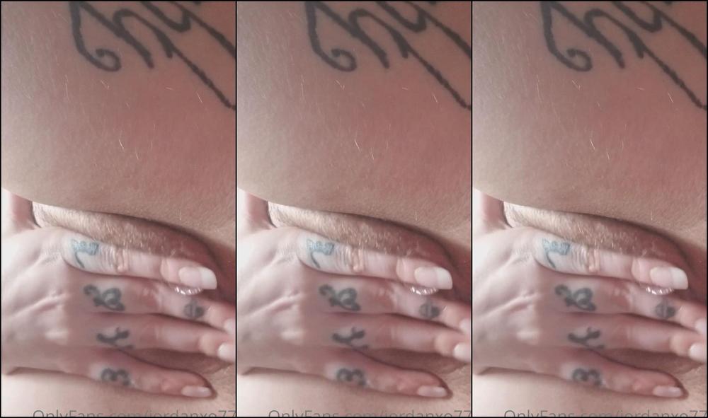 Jordanxo Here S The Story On How I First Came My First Real Orgasm I Fuck Myself With My Favorite