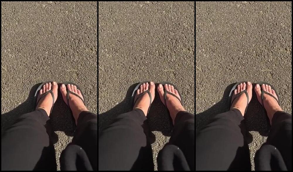 Footsiegalore 05 11 2025 Onlyfans Video Had A Day Out At Theme Park And Totally Fell In Love With Akula Dy