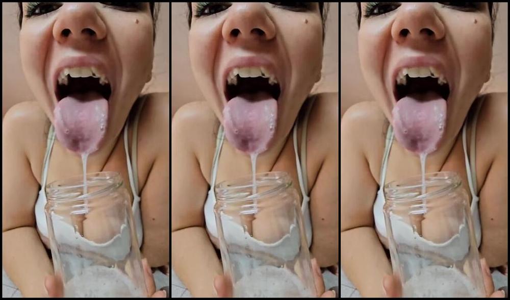 Emily Maxemilweber Nicknamed Maxemilweber 09 16 2023 Onlyfans Video Would You Like A Jar Full Of My Spit