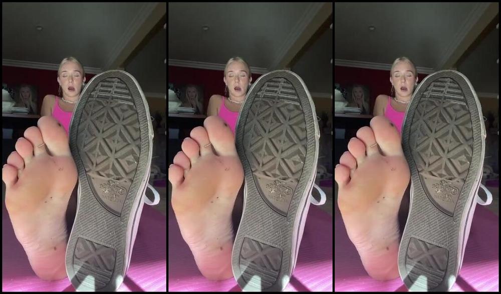 Goddess Kaylee Aka Xomaddykxo Onlyfans Ur Gunna Start Being A Good Boy For Mommy Ur Dick Is Locked Up Anyways Can T Even Stroke To Thesep