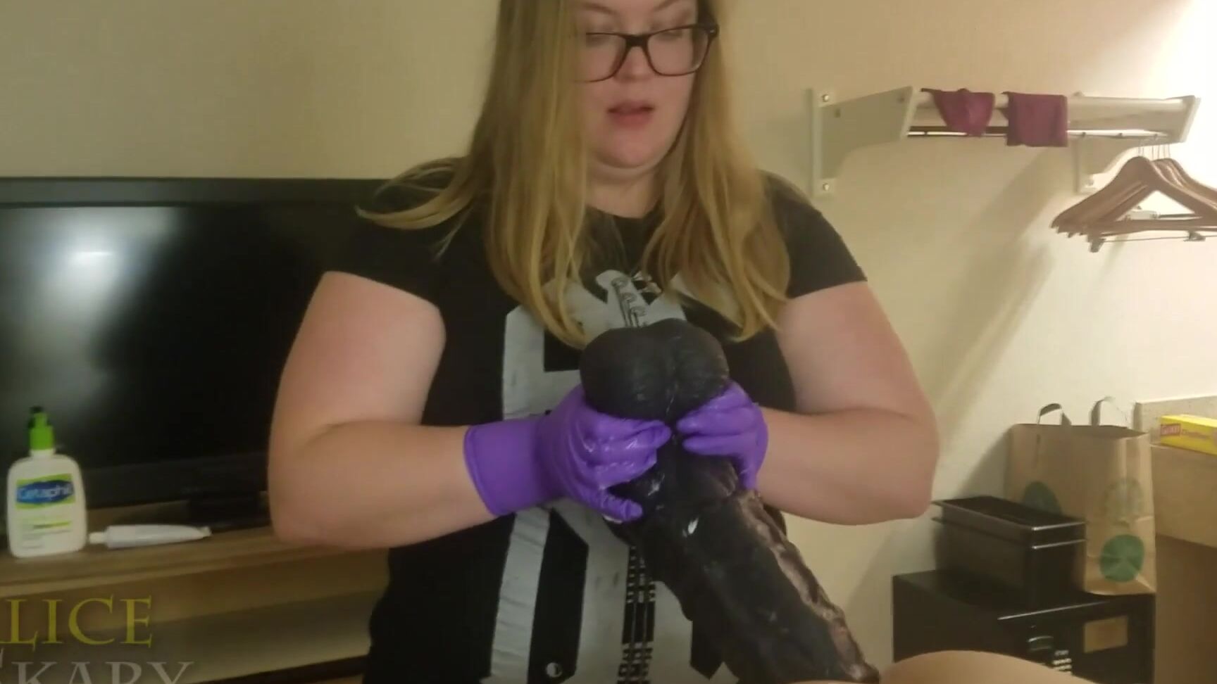 Aliceskary He Gets Totally Screwed