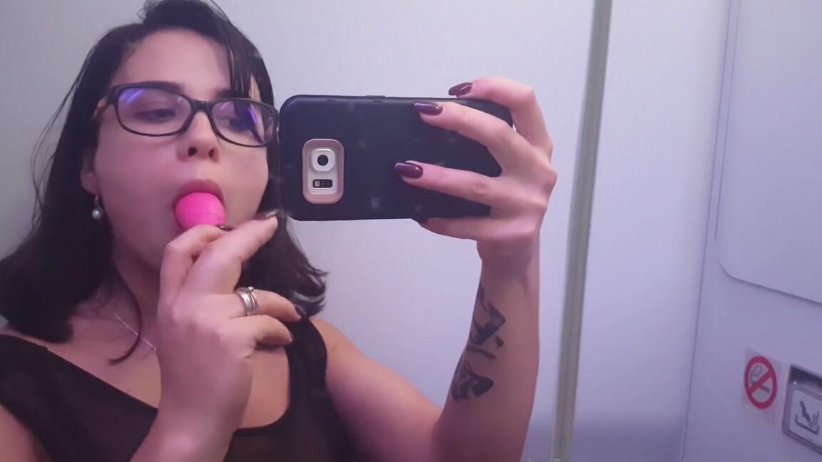 Mirasuckold Nicknamed Miracuckold Onlyfans Last Year On Airplane I Play With My Pink Little Friend