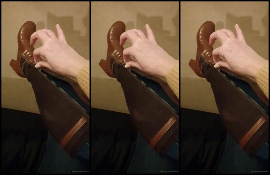 Miss B Nicknamed Missb52S Onlyfans 02 08 2022 Whats On Under My Boots