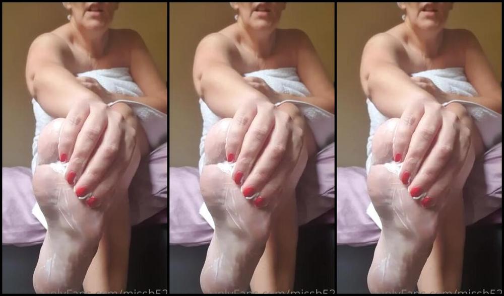 Miss B Nicknamed Missb52S Onlyfans 11 02 2021 We Both Know You Wish This Was You Rubbing The Cream Into My Feet