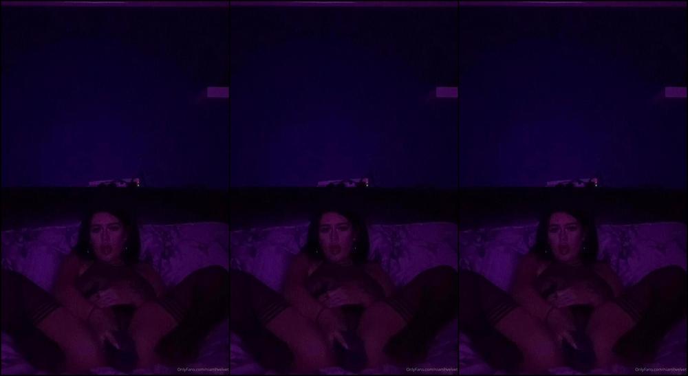 Niamhvelvet I Love Fucking Myself With This Big Black Dildo Until I Cum One Of My Favourite Toys