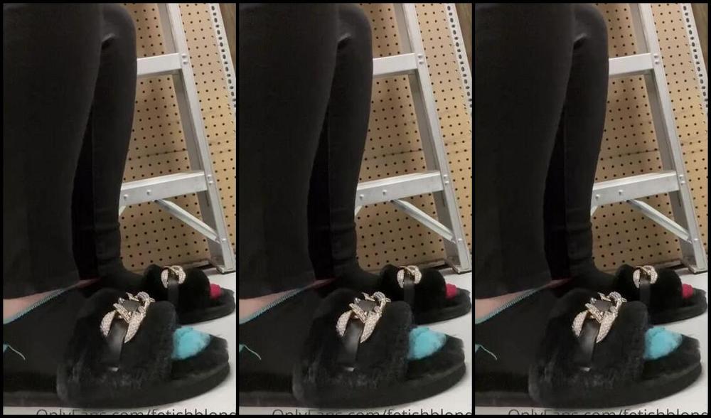 Foot Fetish Blonde Nicknamed Fetishblonde Onlyfans A Quick Sock Removal While In The Middle Of My Long Day At Work Which Sock Do You Choose Red Or Blu