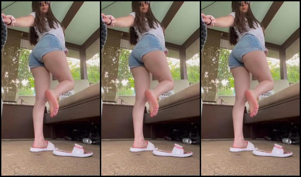 Victoria Soles Nicknamed Sassysolesxo 05 13 2021 Onlyfans Video I Caught You Watching Next Door So I Put On A Lil Strip Show