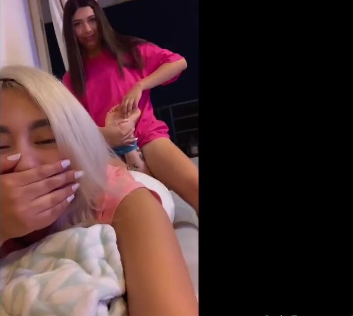 Egyal Storm Aka Egyalvip Onlyfans Con Mi Amiga Nos Hacemos Cosquillas Por Diversin Jajajaja Tickle Tickle 33 2