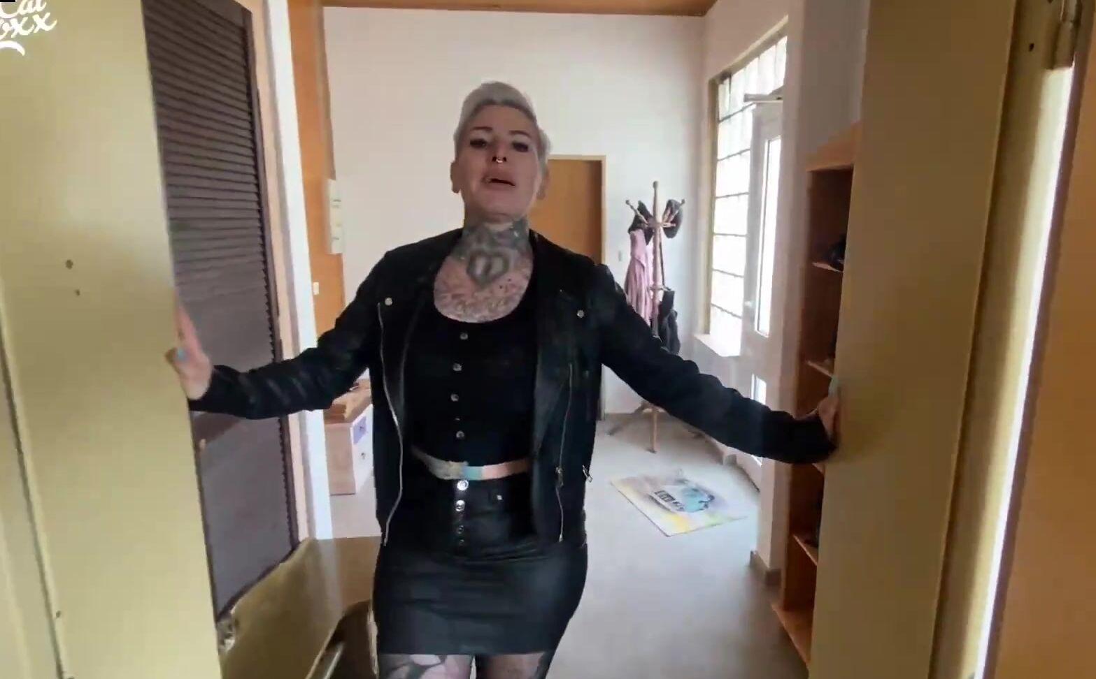 Cat Coxx 21.05.06  Die geilste Pizza LieferschlampePizzabote kann ja jeder MyDirtyHobby