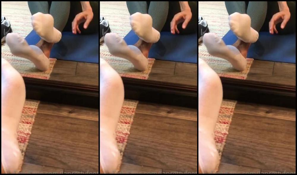 Laprettyfeet4 Nicknamed Laprettyfeet4 Onlyfans Hi Everyone This Was A Request Removing Socksslightly Dirty Soles