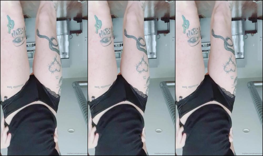 Scorpioassheaux Spankin My Buns And It Hurts Watch Me Whimper