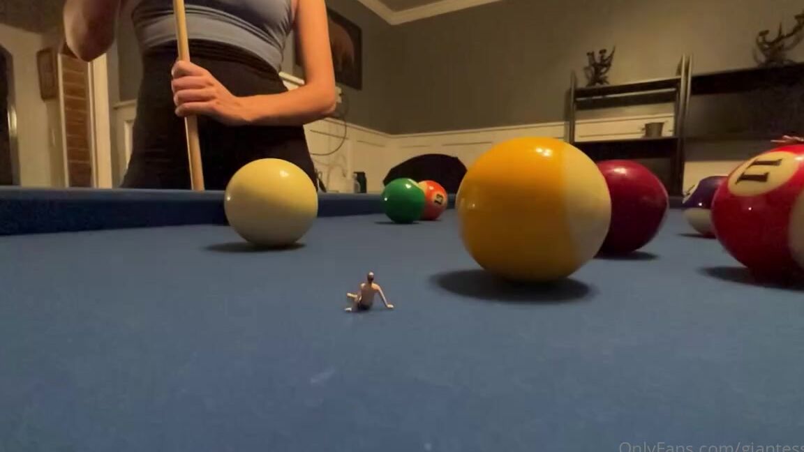 Giantess Tara Nicknamed Giantesstara 12 19 2022 Onlyfans Video And Another Boys Night Taken Over By Me