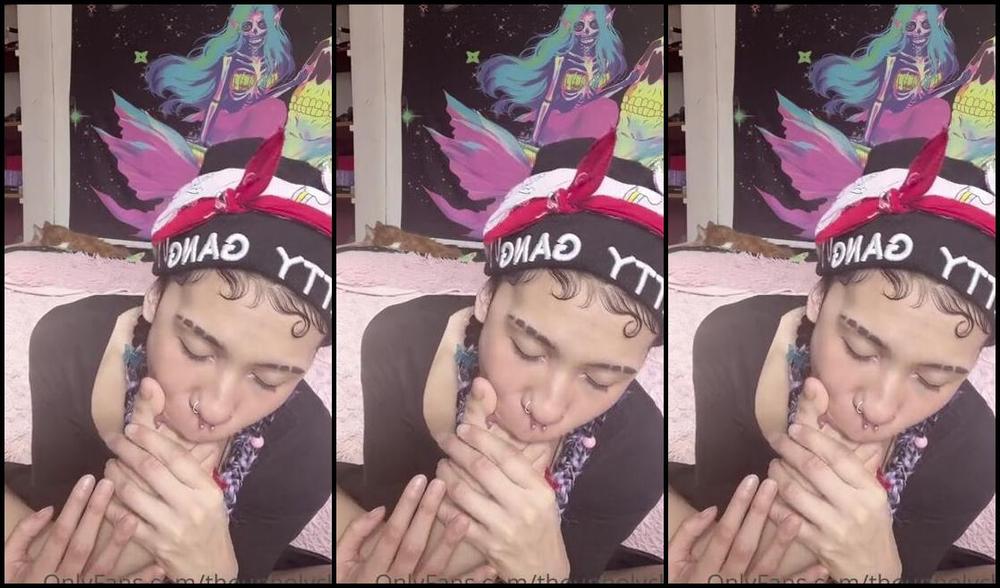 Theunholychi Nicknamed Theunholychi Onlyfans Мои Красивые Голые Подошвы Капающие Слюной 3