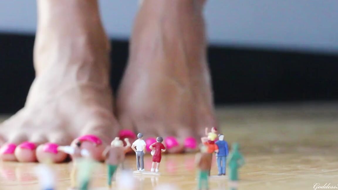 Kylie Le Beaus Feet Nicknamed Kylielebeausfeet Onlyfans Giantess Fantasy Polish Color Hot Pink