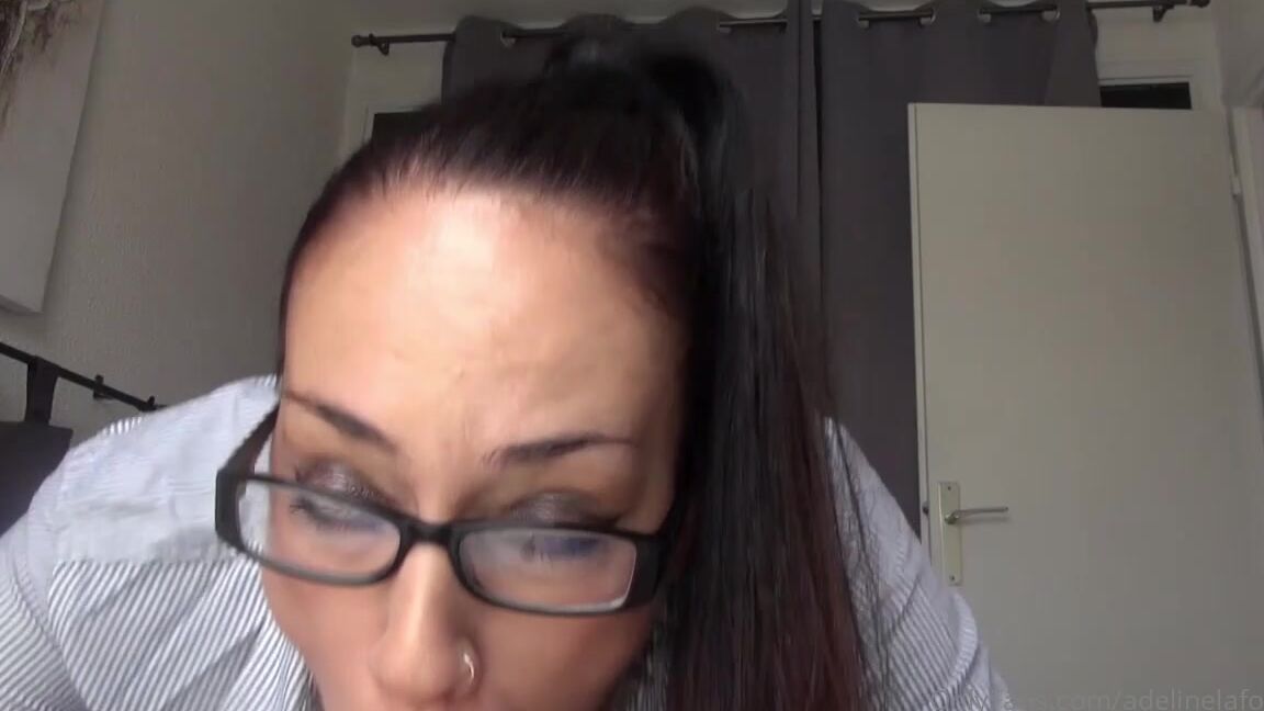 adelinelafouine-13-03-2021-2053439492-un-fan-m-a-demand-ce-sc-nario-je-suis-sa-prof-de-fran-ais-c-est-marrant-pour-une-sui