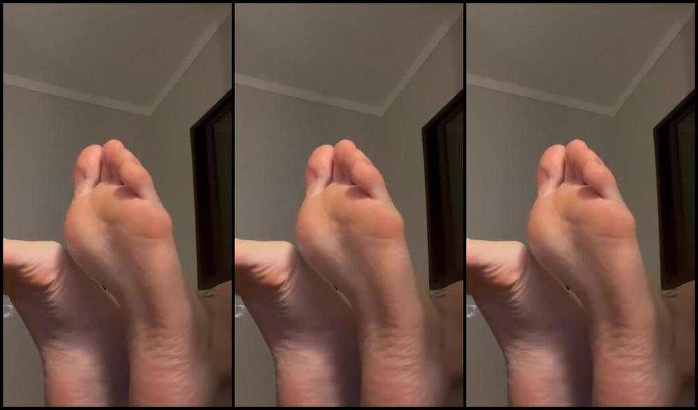 Flavia Sayuri Nicknamed Fleivinha Onlyfans Video 10 14 2023 Eu Sendo Boba Cantando Pra Vcs Com Meus Pe Dancantes