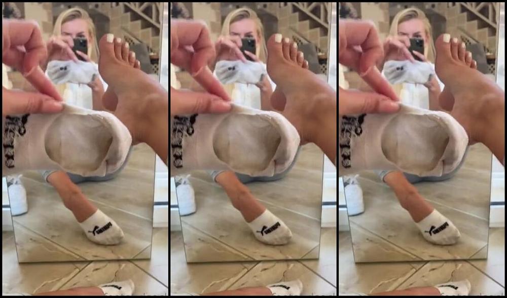 Emmysfeetandsocks Aka Emmyfeetandsocks Onlyfans Four Days Worn And Absolutely Nasty Seems Like My Feet Are Just Too Smelly 2P