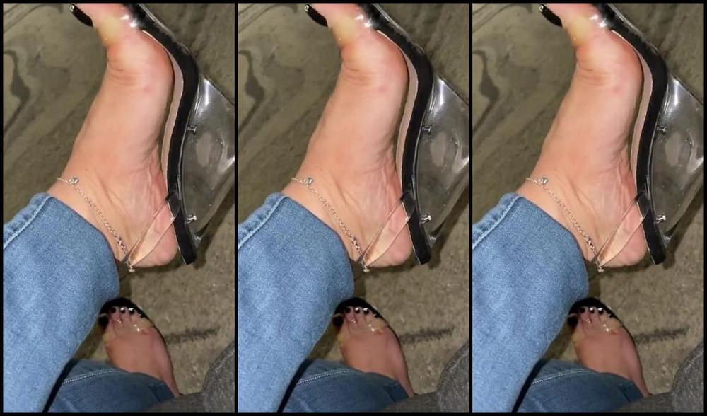 Aminamarie Onlyfans Am I The Only One That Gets Thrown Off With The Wrong Song Haha I Was Like Damn Man