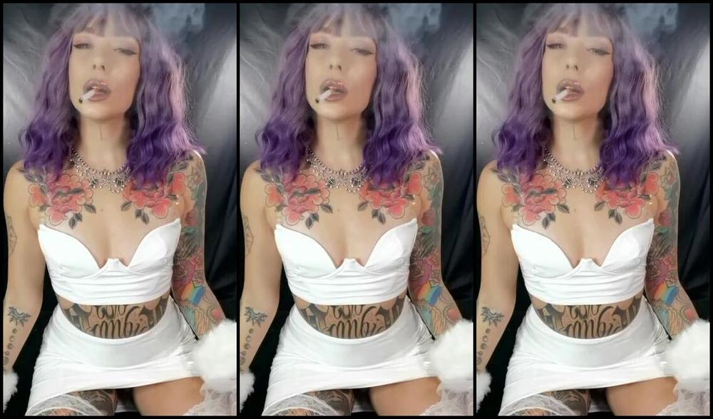 Queen Kinkerbell Nicknamed Kinkerbell23 Onlyfans Dressing In All White Head To Toe Do You Like My Outfit Choice This Video Was F