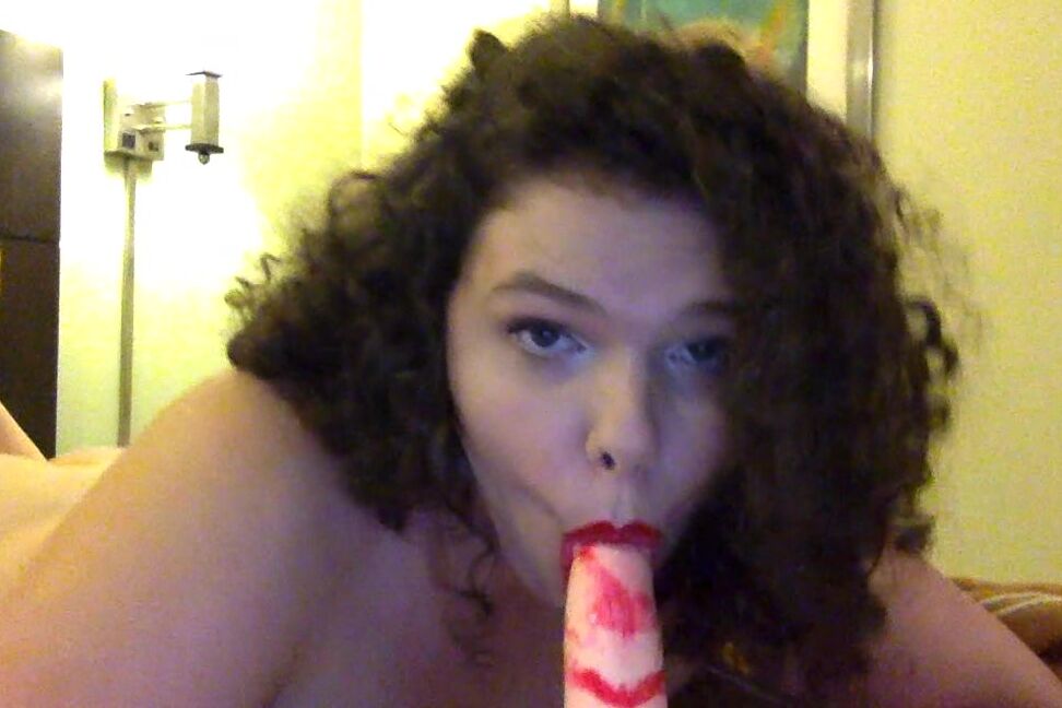 Curvesandkinkfux Sucking Off Daddy In Our Hotel Room