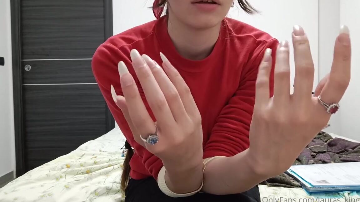 Lalalaura Nicknamed Lauras Kingdom 07 03 2020 Onlyfans Video Natashas Claw Talk Natasha Is Back And This Time She Wants To Talk About Her