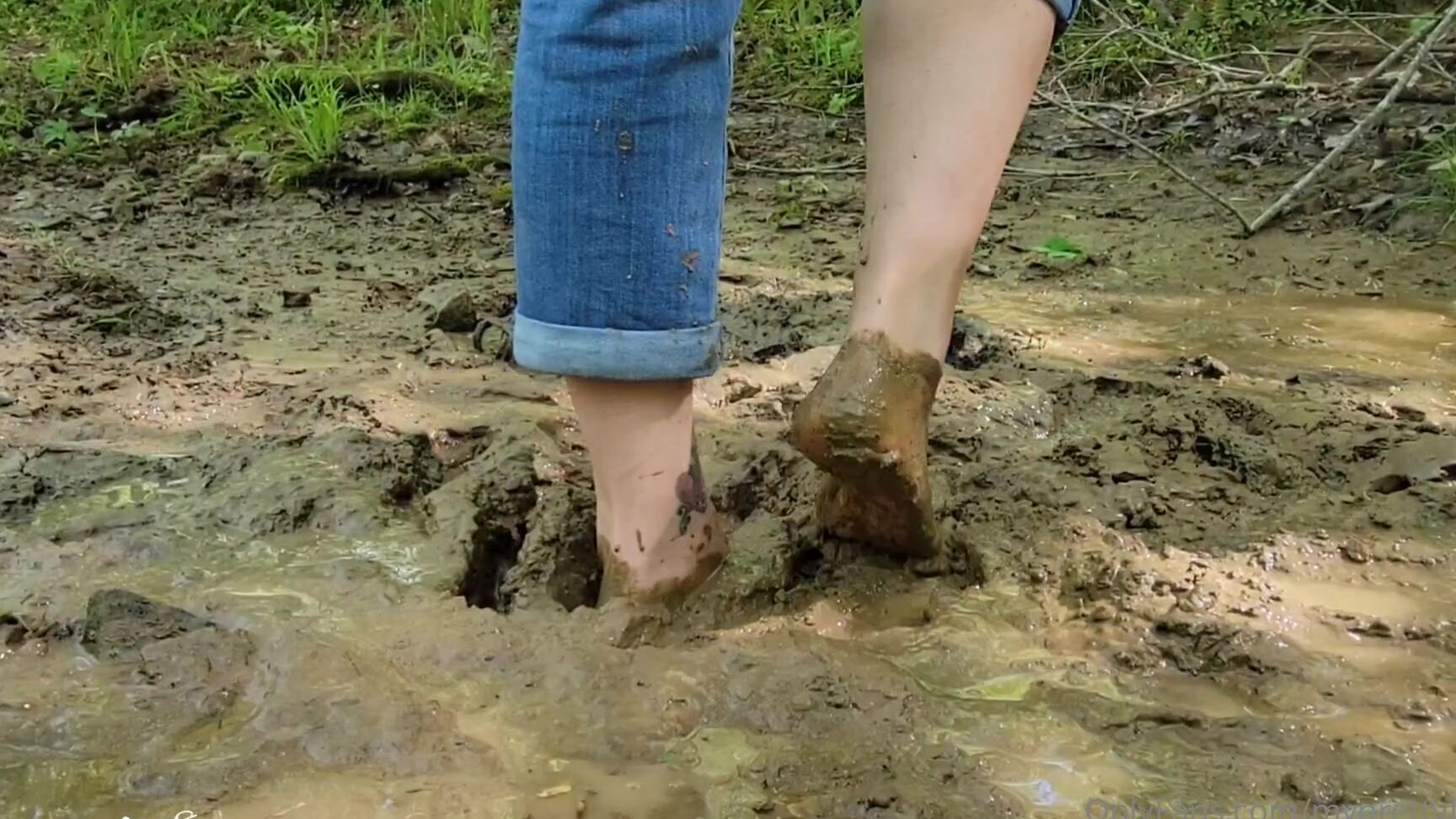 Myprettyfeet Full Length Muddy Fun With Flipflops Min Premade Clip Day Haha I Ve Found A Large Mu