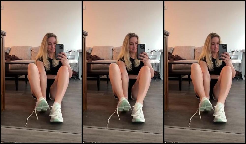 Cassidy Heat Feet Nicknamed Cassidyheatfeet Onlyfans Are You A Fan Of Sweaty Feet If So You Would Love The Smell Of Mine R