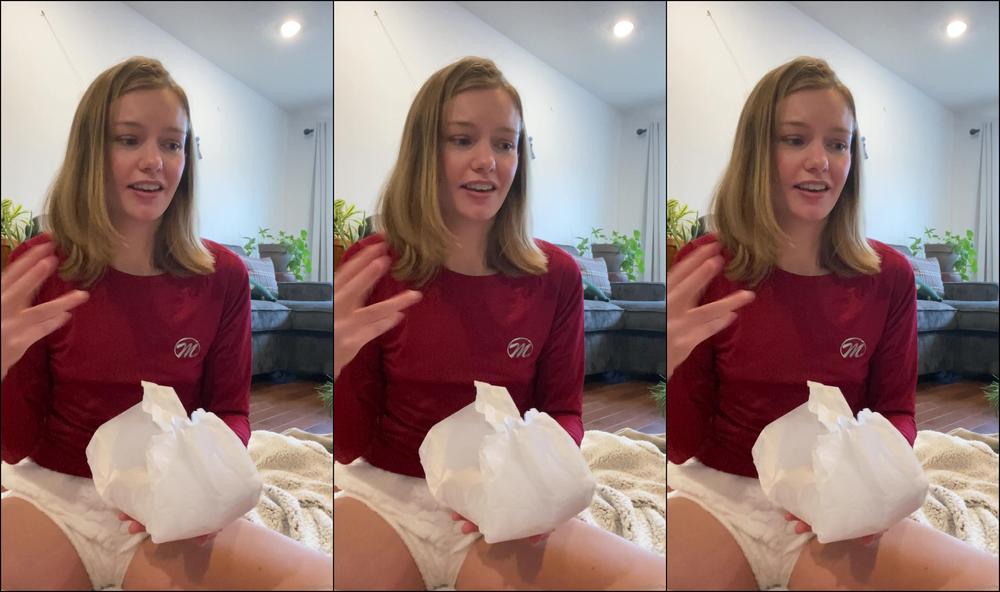 cutegiraffe-24-12-2020-1512841992-opening-up-presents