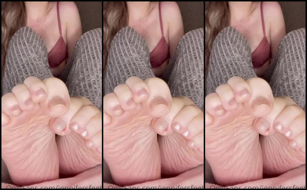 Jennifers Feet Nicknamed Jennifersfeetx 11 24 2022 Onlyfans Video Preparing Your Meal