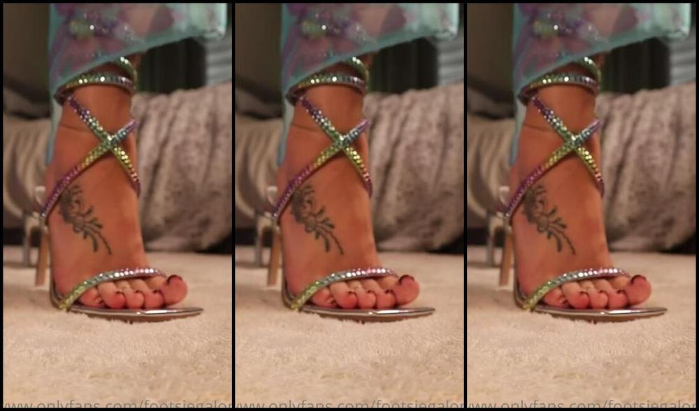 Footsiegalore Onlyfans Drop To Your Knees While I Drop These Pretty Little Heels From My Feet