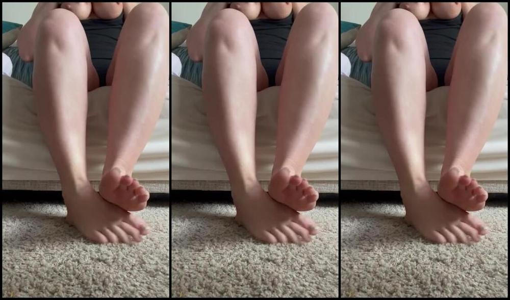 Ariel Love Nicknamed Ariellovexo Onlyfans Well Since You Re Down There