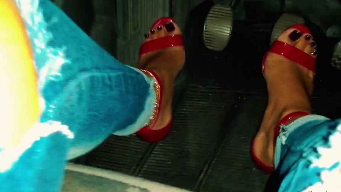 Goddess Penelope Nicknamed Penelopefeet Onlyfans 03 15 2022 A Sexy Pedal Pumping