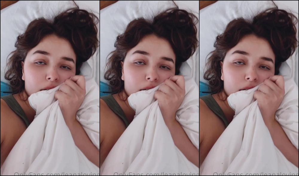 Leanalovings Good Morning I Got Really Hot And Bothered And Used A Vibrator Right As I Woke Up Do