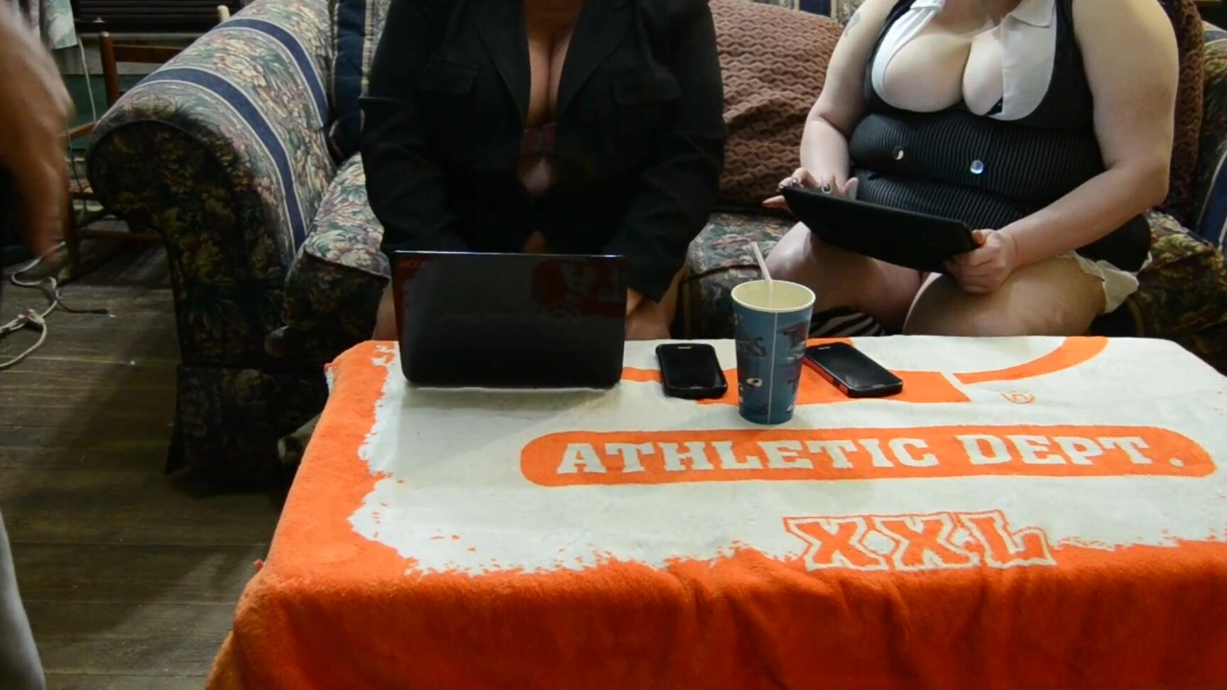 Bbwprincessmary Mother Daughter Xxx At Work After Bos