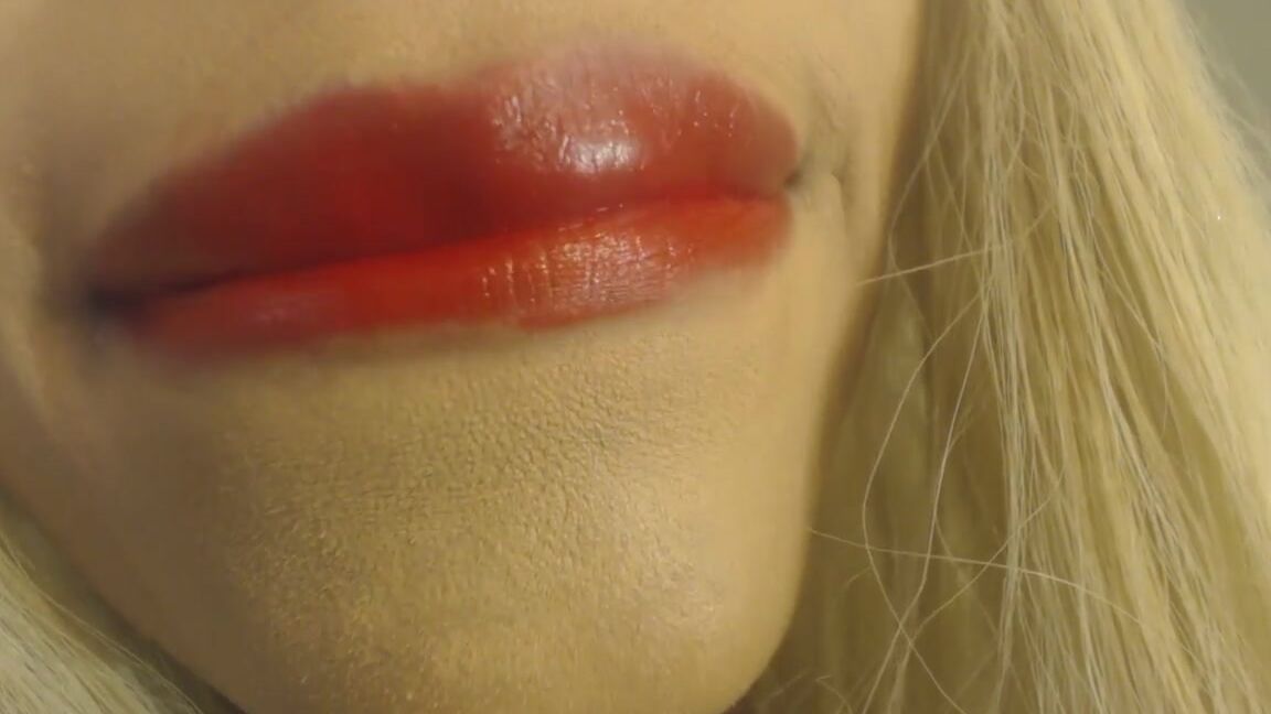 Lisaapinelli Burping With Red Juicy Lip And Bouncing Boobsp