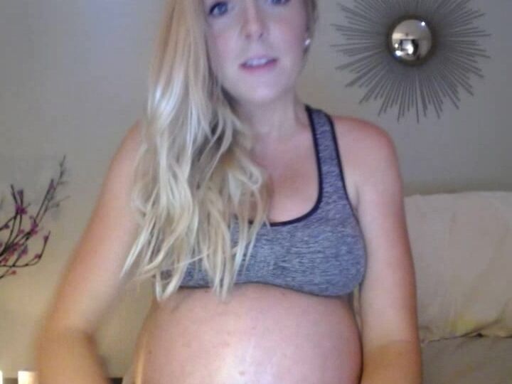 Hannah Bell Weeks Pregnant Update On Symptoms Lotion Nude Posing Etc