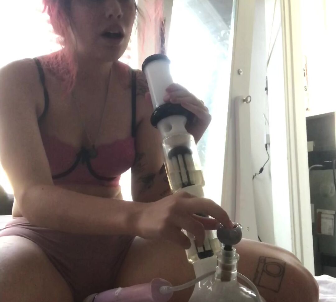 Ashleejuliet Spontaneous Smoke And Hitachi Orgasm
