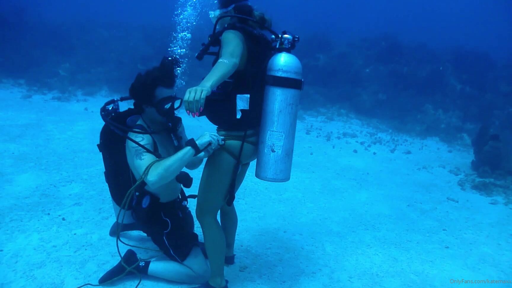 Katemaxx Posting This Nude Scuba Bondage Video Because It Was Def One Of The Coolest Most Unique Mo