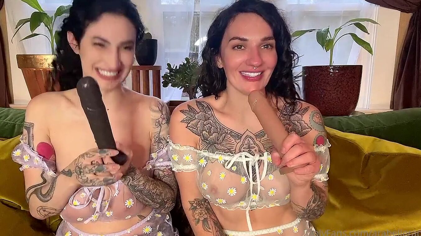 arabelleraphael-09-01-2021-2004660879-watch-a-very-ridiculous-lesson-in-deep-throating-with-thesmuttymystic-hahahahaha