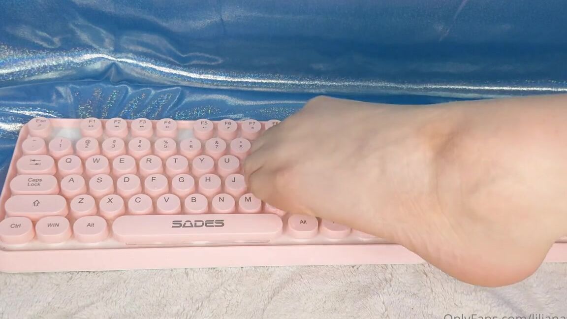 Liliana Fenty Nicknamed Lilianafenty Onlyfans Some Simple Foot Fetish Oriented Asmr