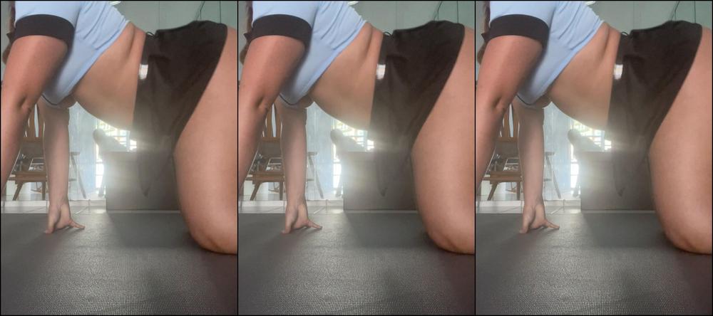 Bigduchvip 3067955049 10 30 2023 The Peaks Of My Lil Asshole Behind The Thong Kill Me