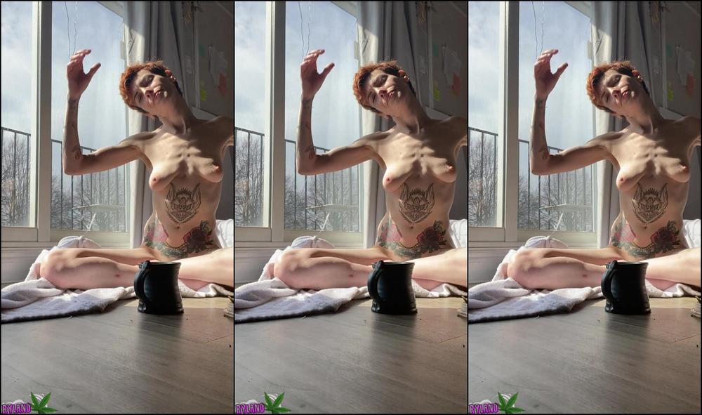 Rylandbaby Enjoy This Nice Relaxing Morning Stretch And Smoke Session