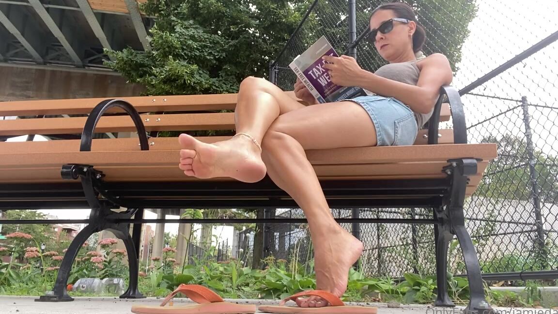 Jamiedaniels Onlyfans Summer Is Over Already In Hoodies And Sweats But Here Is Something From The Summer When It Was Frip