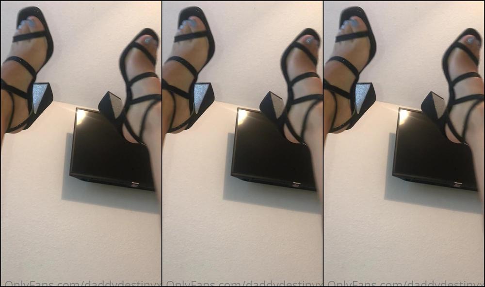 Daddysdestinyxo A Quick Heel Joi For My Foot Boys