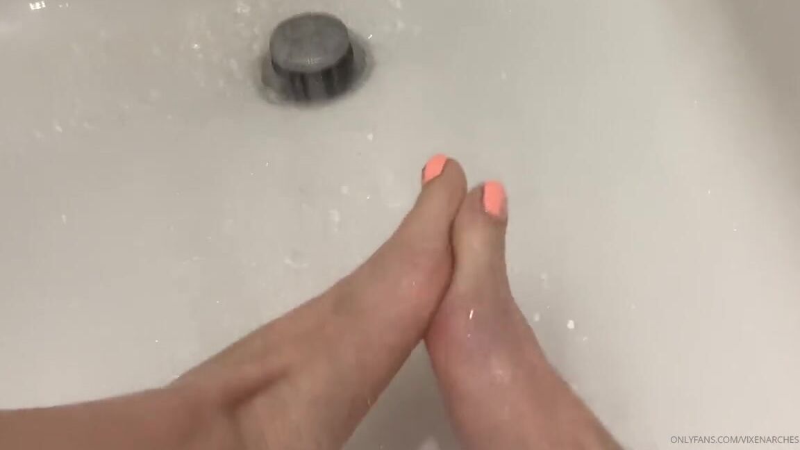 Vixenarches Onlyfans Join Me In The Shower N2