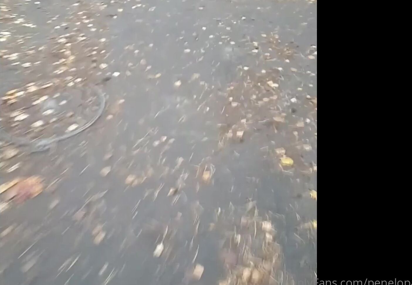 Penelopa Wetting My Tight Sexy Pants