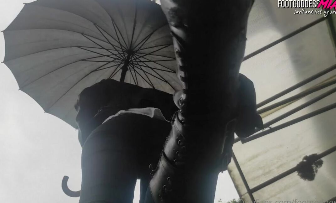 Footgoddessmia Onlyfans Under My Wet And Muddy Bootsp