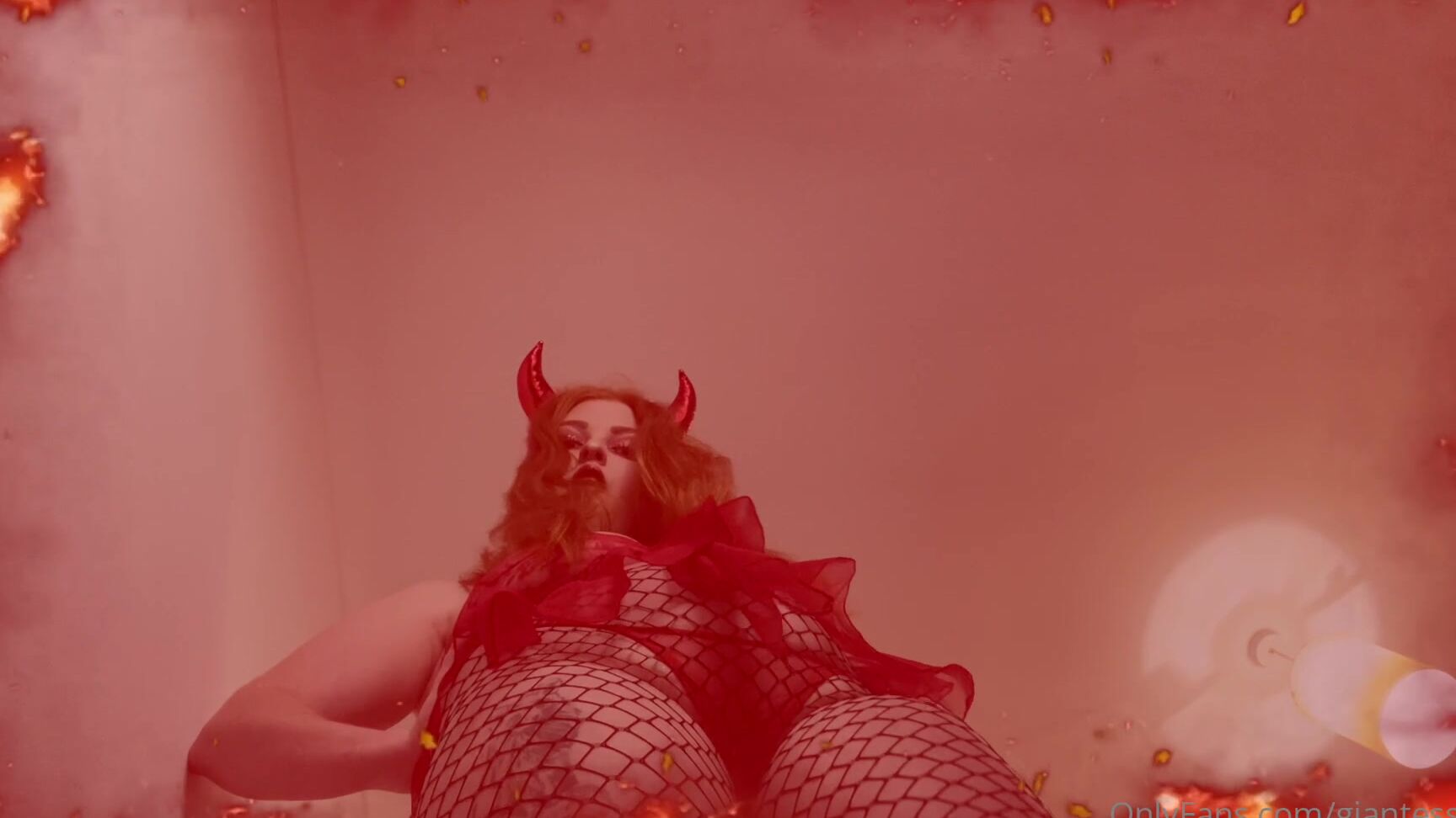 Giantessclips Eternally Tiny Starring Mz Squeeky Squeekeytoy And Partnership With Sizeplay Producti