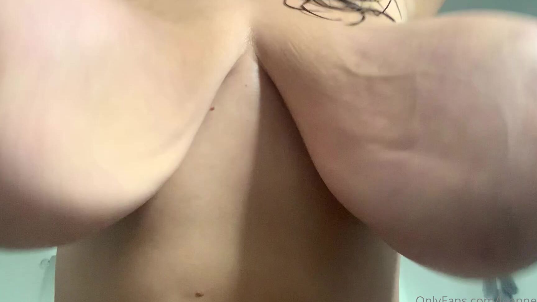 Leannecrow Jiggle Jiggle Have A Great Sunday Guys